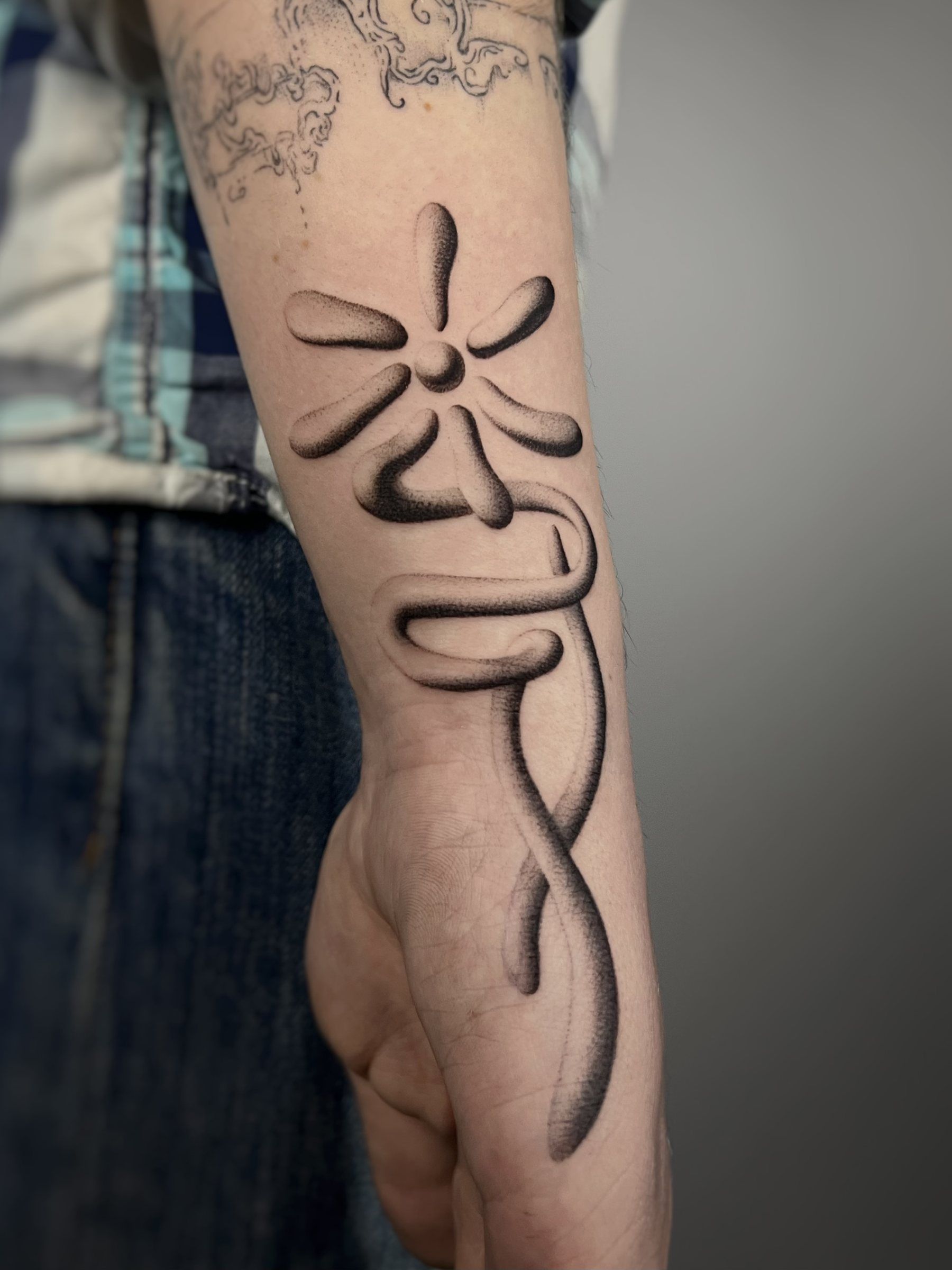 Flower and line, hand